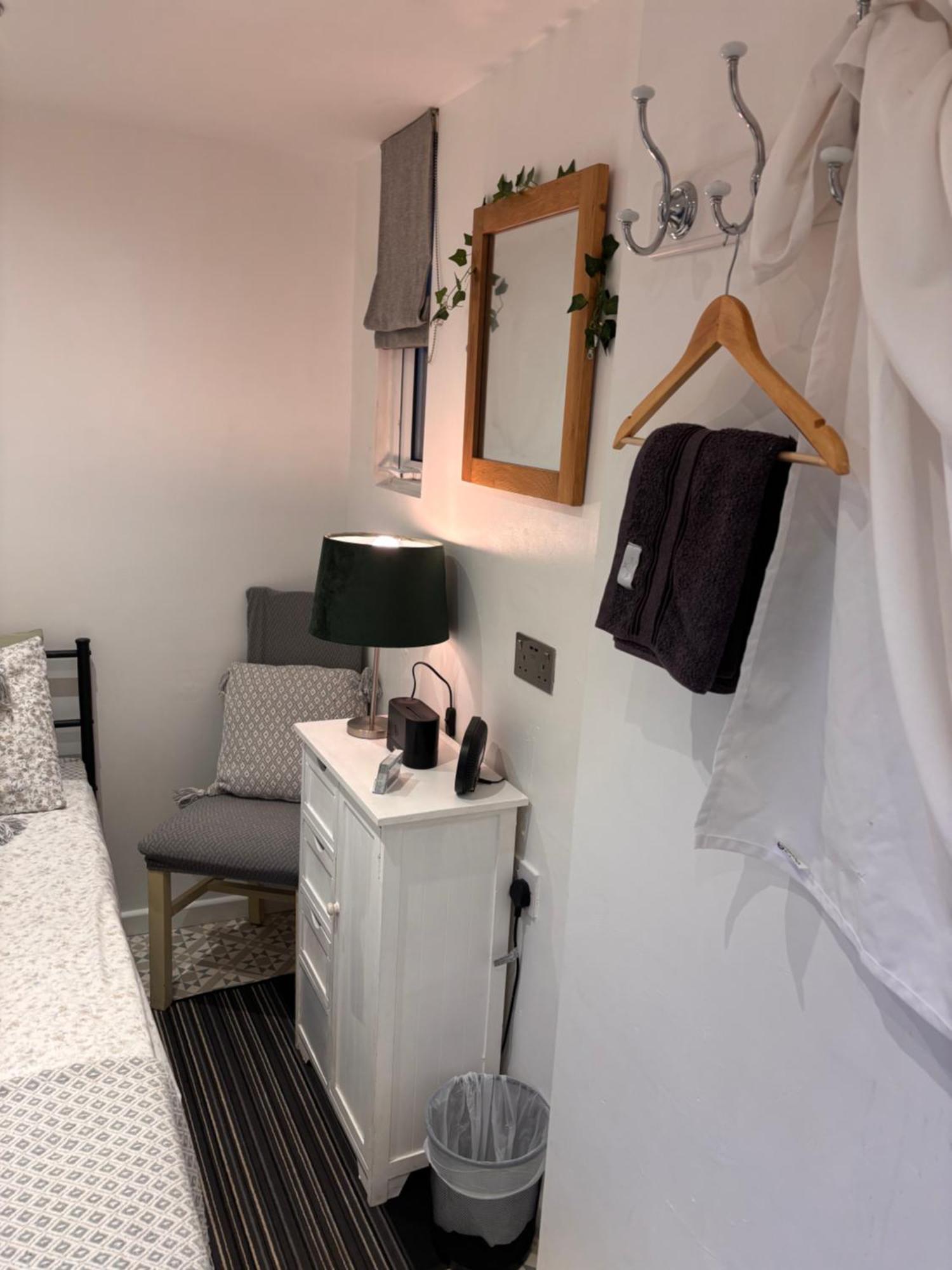 Private Access Small Room In Leicester Free Parking Drinks Λέστερ Εξωτερικό φωτογραφία