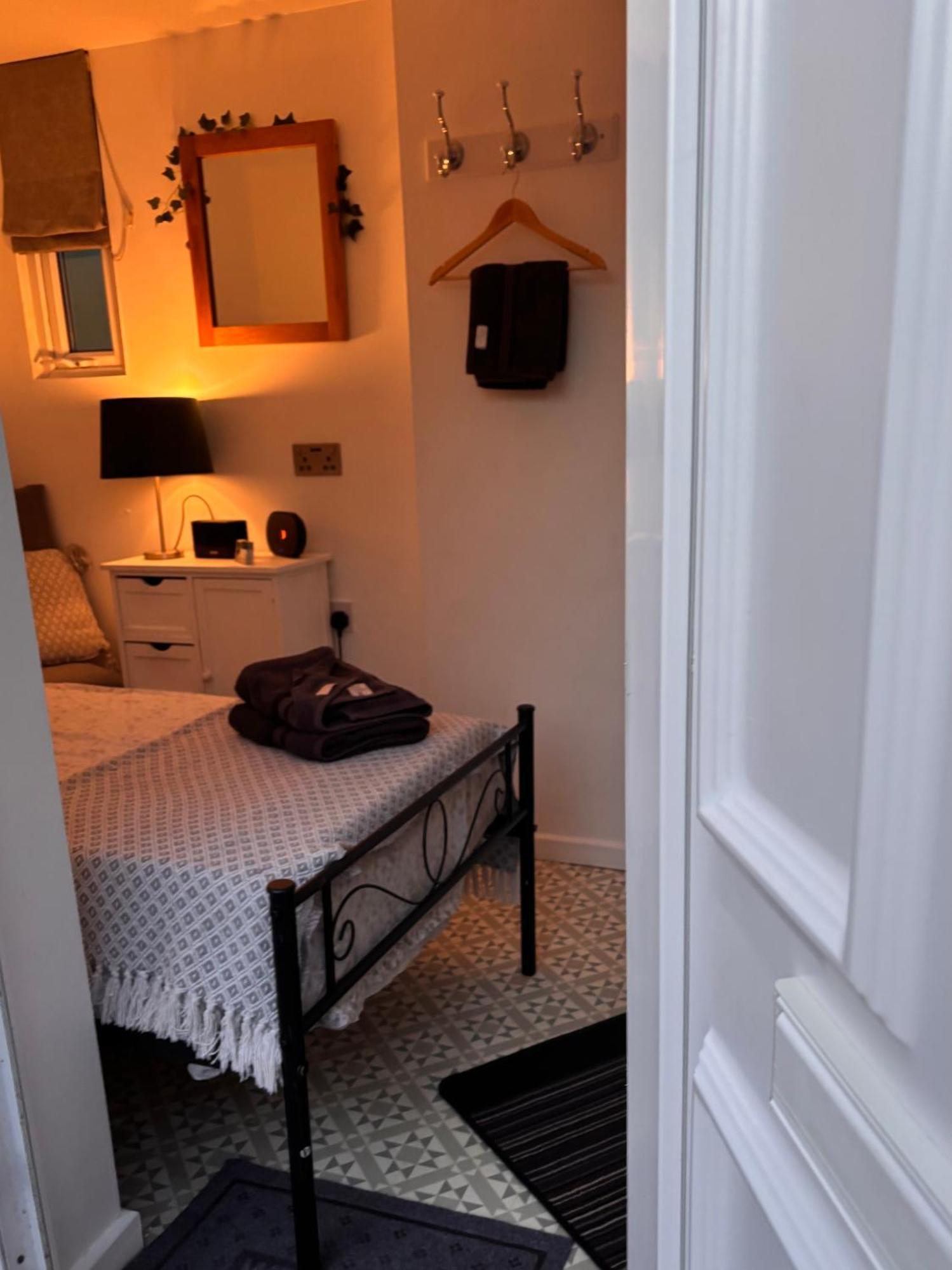 Private Access Small Room In Leicester Free Parking Drinks Λέστερ Εξωτερικό φωτογραφία